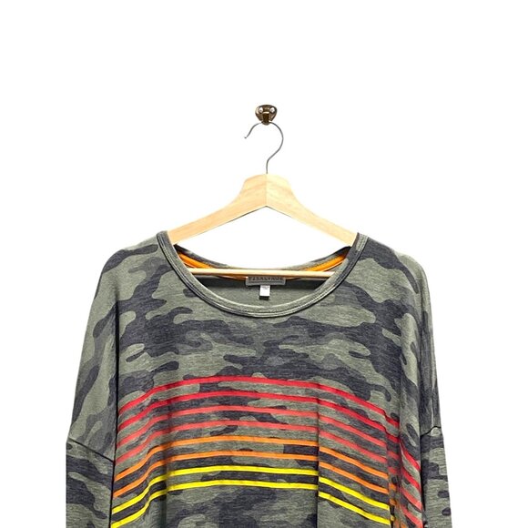 P.J. Salvage Camo Print Oversized Sweatshirt Green Size 3X Neutral Cozy Fall - Picture 5 of 11